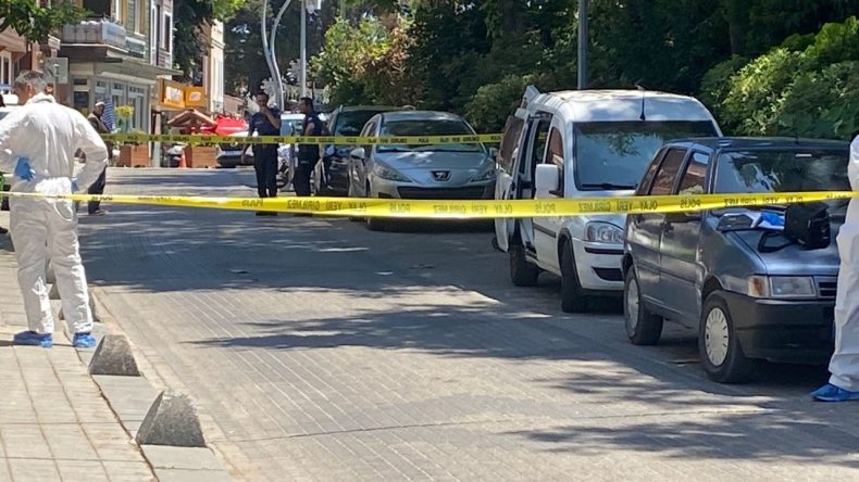 Park Halindeki Araçta Ceset Tespit Edildi