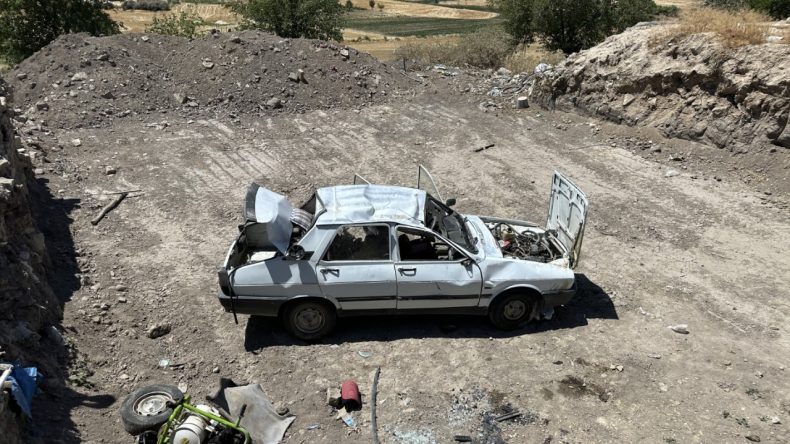 Park Halindeki Aracın Altında Kaldı