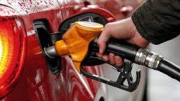 Petrol Fiyatları Haftaya Düşüşle Başladı