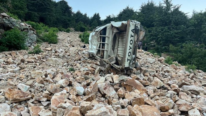 Pikap Uçuruma Devrildi: 3 Kişi Hayatını Kaybetti, 1 Çocuk Yaralı