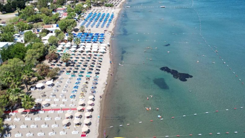 Plajlarda yoğunluk: Cezai işlemler uygulandı
