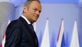 Polonya Başbakanı Tusk Güven Tazeledi