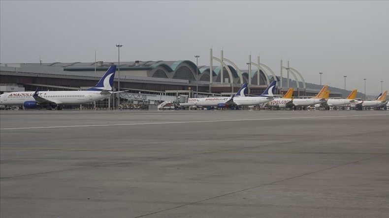 Sabiha Gökçen’de pistte tavşan alarmı: Pilot telsizle uyardı