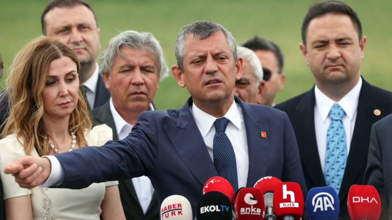 Şahitleri Özgür Özel’di: Cezaevindeki Törenin Fotoğrafları Hâlâ Verilmedi