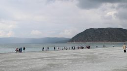 Salda Gölü, Baba ile Oğluna Mezarlık Oldu