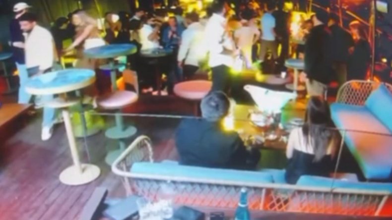 Şampanyanın Patlamasıyla Kavga: Polis Zamanında Müdahale Etti