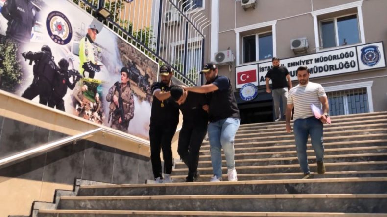 Saniyeler İçinde 4 Milyon Lirayı Çaldılar