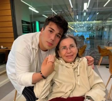 Gül Onat Hastanede Moralli