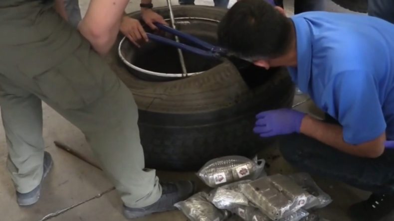Sınırdaki TIR’lardan 212 Kilo Uyuşturucu Ele Geçirildi