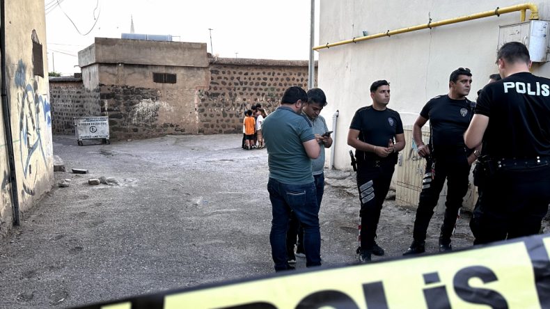 Sokak Ortasında Tüfekli Saldırıya Uğrayan Adam Hayatını Kaybetti