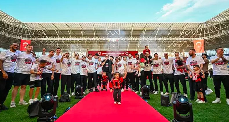 Süper Lig’in 102 Yıllık Kulübü İsim Değişikliği ile Gündemde