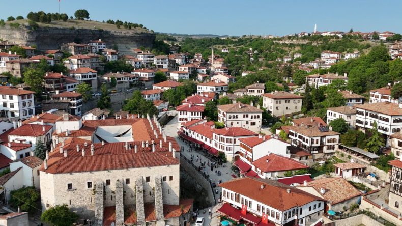 Tarihi Kasabalarda Bayram Yoğunluğu