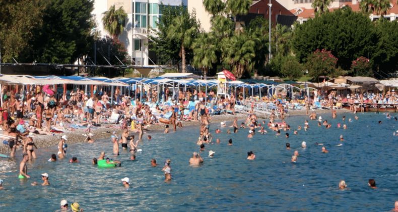Tatilcilerin Akın Ettiği İlçe Bayramı Coşkuyla Karşıladı