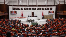 TBMM’de Bu Hafta Yoğun Gündem: Komisyon Seçimleri, Trafik Cezaları ve Anayasa Mahkemesi Düzenlemeleri Masada