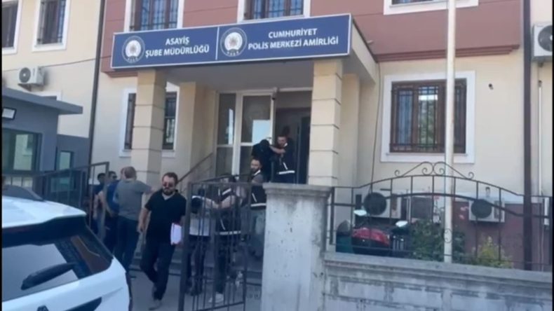 Telefonla Aradıkları Kişiyi 7 Milyon Lira Dolandırdılar
