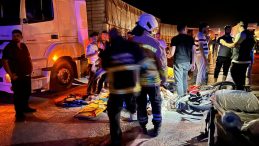 TIR ile Motosiklet Çarpıştı: Genç Sürücü Hayatını Kaybetti, 1 Kişi Ağır Yaralı