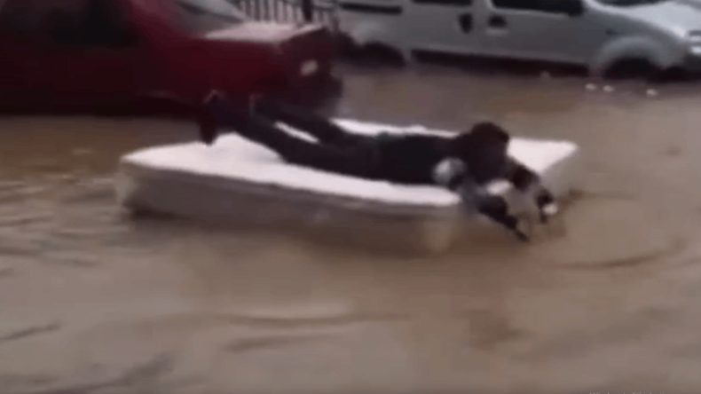 Trabzonlu Hamsi Modunu Açtı: Sıkıntı Yok