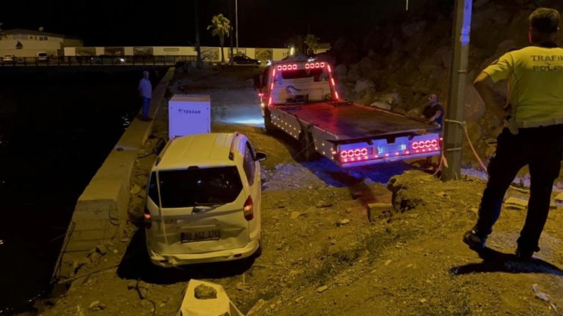 Travma Yaratan Kaza: Deprem Enkazını Yol Sanan Sürücü
