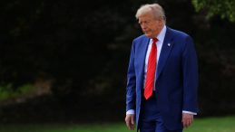 Trump, İran’a Süre Tanıdı