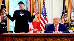 Trump ve Musk Arasındaki Gerilim Tesla Hisselerini Aşağı Çekti