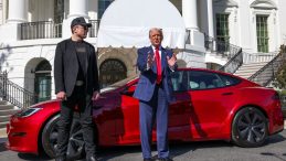 Trump’tan Musk’a Tepki: Tesla Satışı Planlıyor