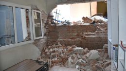 Tünel Çalışmaları sırasında Evin Duvarı Yıkıldı: Anne ve Kızı Büyük Bir Tehlike Atlattı!
