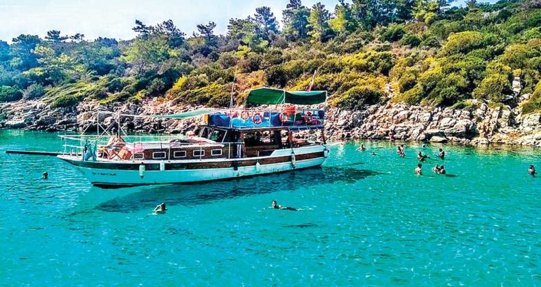 Turistik Tekne ve Yatlar Boş Kaldı