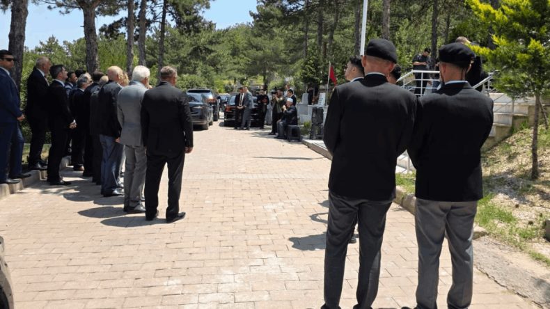 Valiliğin Bayram Programında Şehit Ailelerinden Protesto