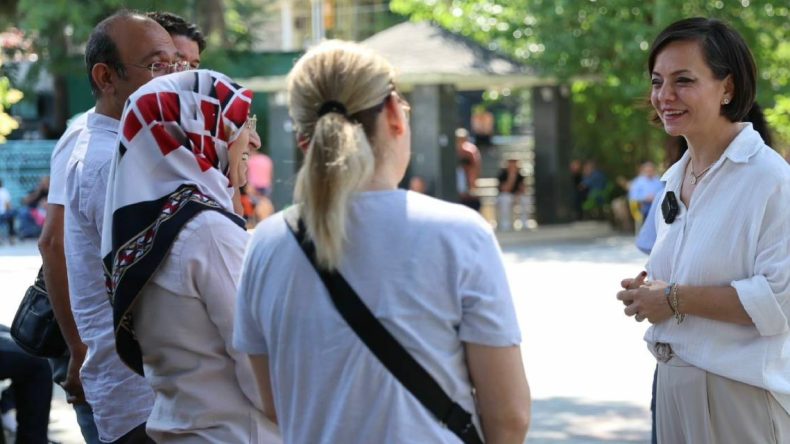 Veliler Sınav Anında Yalnız Değildi: Belediye Başkanı Aileler ile Bir Araya Geldi