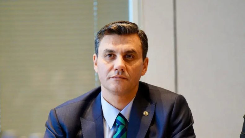 Yeni Akit’ten tepki çeken başlık: Ferdi Zeyrek’in elektrik kazasını alaya aldı