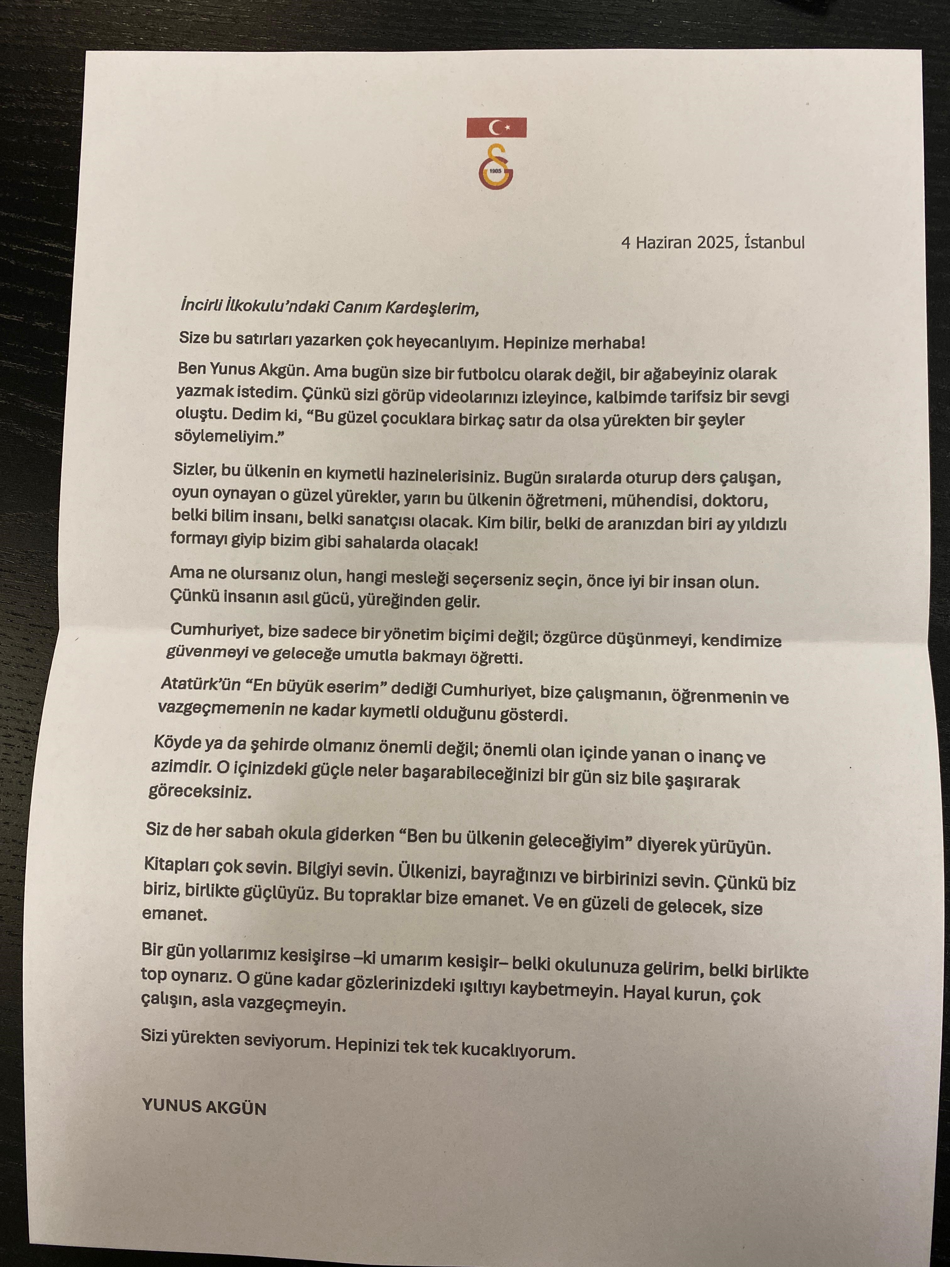 Öğrenciler Galatasaray formasıyla