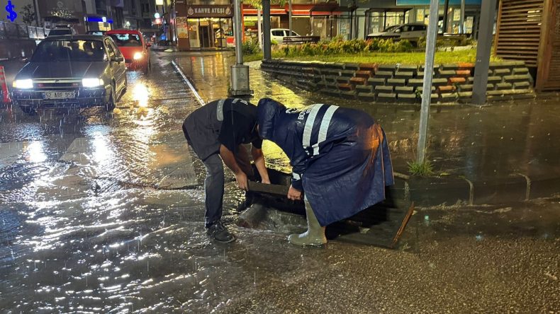 15 Dakikalık Yağış Fatsa'yı Zor Duruma Soktu