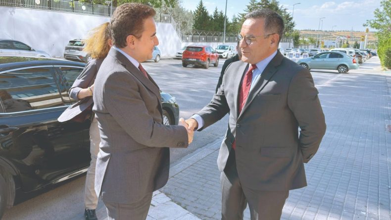 Ali Babacan: Erdoğan'ın Tatlı Bir İktidar Değişiminin Önünü Açması Gerekiyor