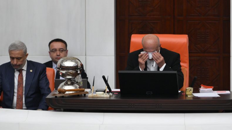 Altan Öymen'in Vefatı Sonrası Meclis'te Duygusal Anlar