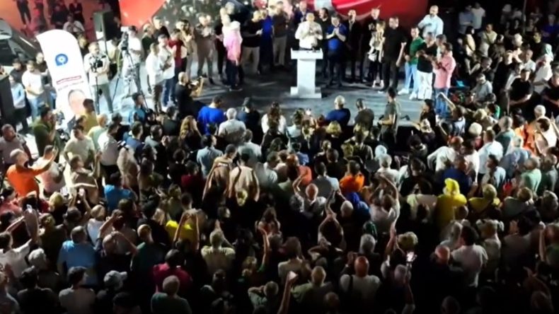 Antalyalılar Belediye Başkanları İçin Bir Araya Geldi