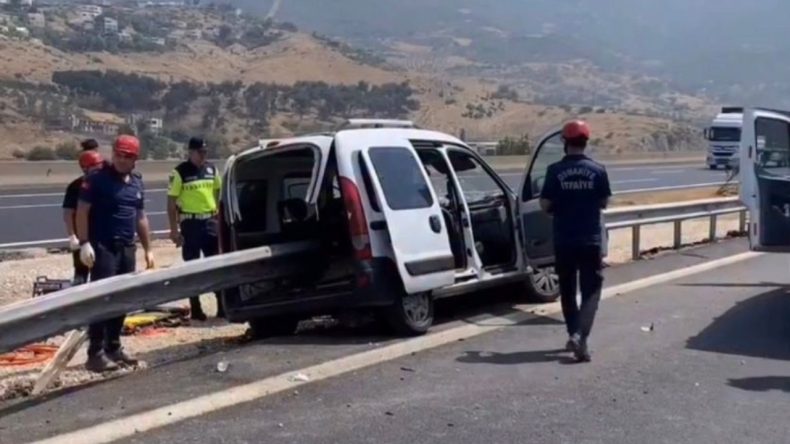 Araç Bariyere Saplandı: 2 Kişi Hayatını Kaybetti