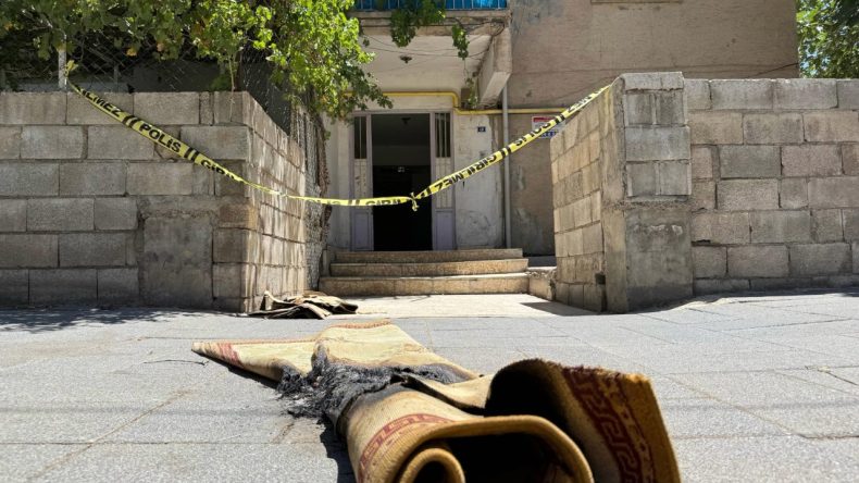 Baba 'Öyle intihar edilmez' diyerek kızının üzerine benzin döktü, aile alevler içerisinde kaldı