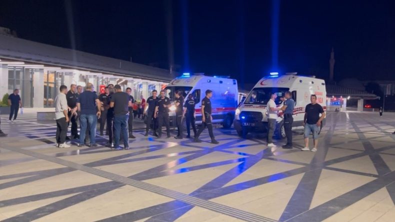 Bursa’da Bıçaklı Saldırı: 14 Yaşındaki Kız, 4 Kişiyi Yaraladı