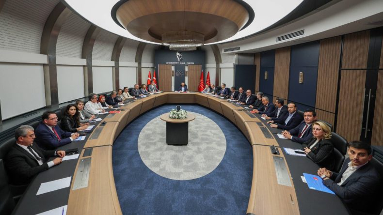 CHP'den komisyon kararı: Komisyon için 16 maddelik öneri