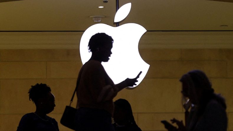 Değer Kaybeden Apple'a Yapay Zeka Baskısı