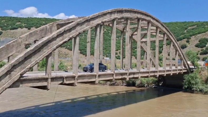 Deprem Riskli İlçenin Can Damarı Yıkılma Tehlikesiyle Karşı Karşıya