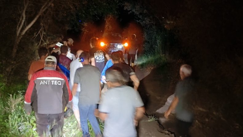 Erzurum'da Otomobil Sel Sularına Kapıldı