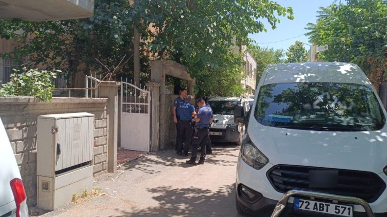 Eşini ve Kızlarını Bıçaklayan Şahıs Yakalandı