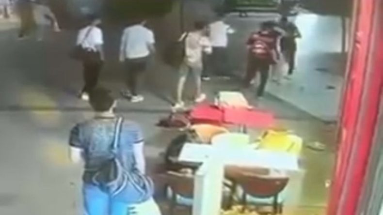 Eski Eşinin Canlı Yayın Yaptığı Kişiye Bıçaklı Saldırı