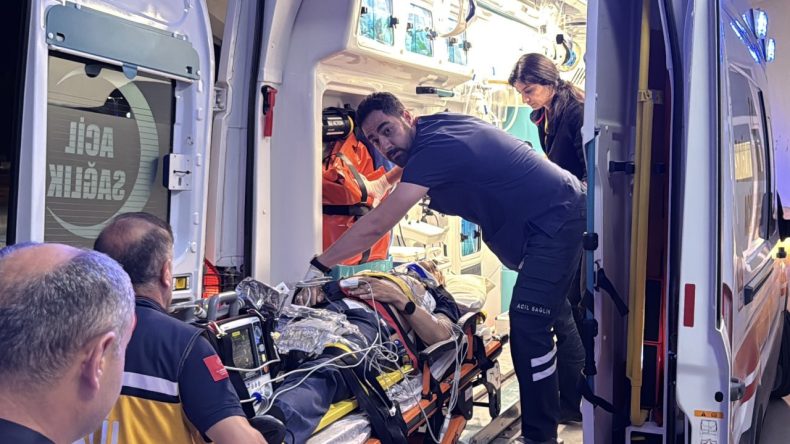 Eski Vali Trafik Kazasında Yaralandı