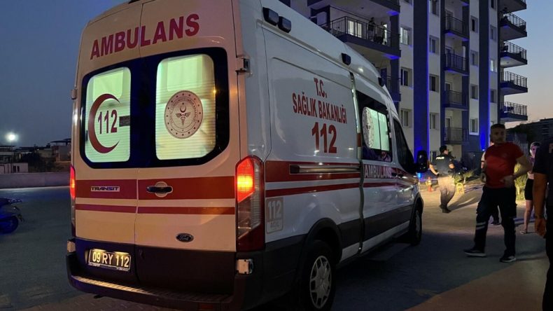 Evde Düşüp Yaralandığı İddia Edilen Adam Eşinin Bıçaklı Saldırısına Uğradı