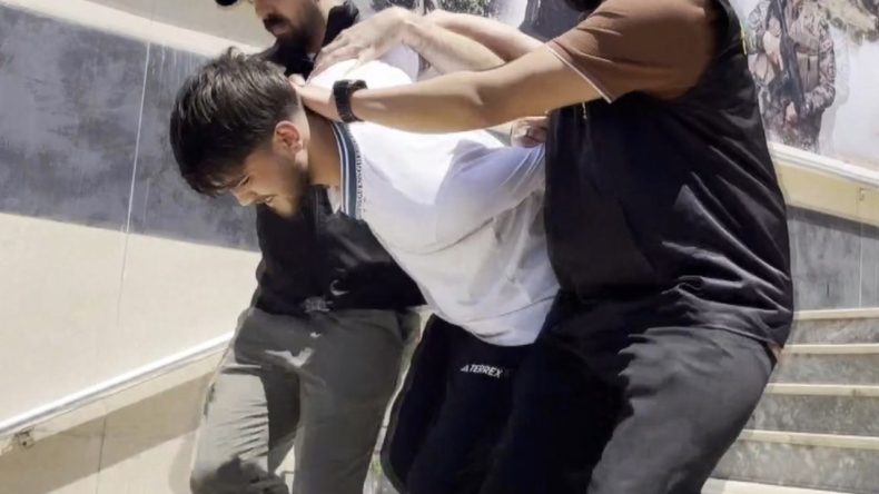 Evi Basılan Katil Dolabın Üzerindeki Bavulun İçinde Bulundu