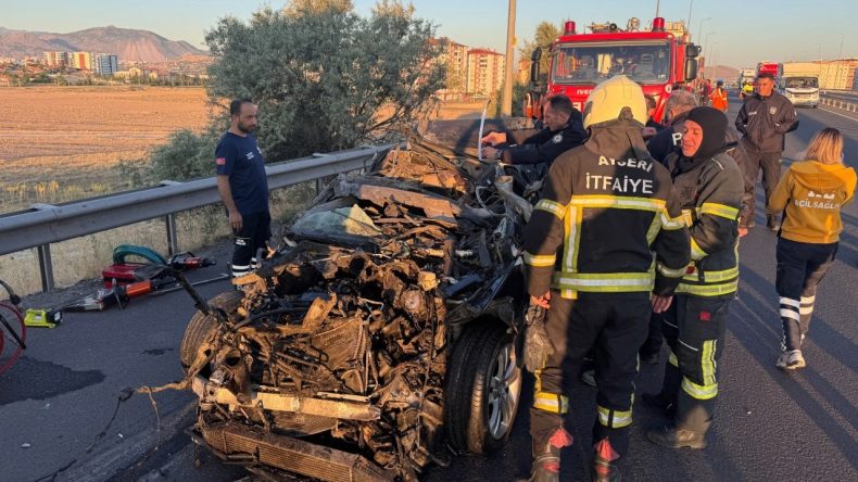 Feci Kazada Ağaç Kağıt Gibi Ezildi: 1 Ölü