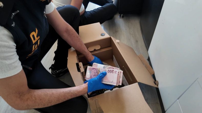 Hesaplarda 3 Milyara Yakın İşlem Yapıldı: 70 Gözaltı