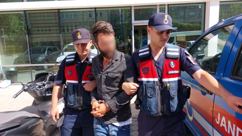 Husumetlisine Saldırı: İki Kişi Yaralandı, Özür Dilemekten Geri Durmadı
